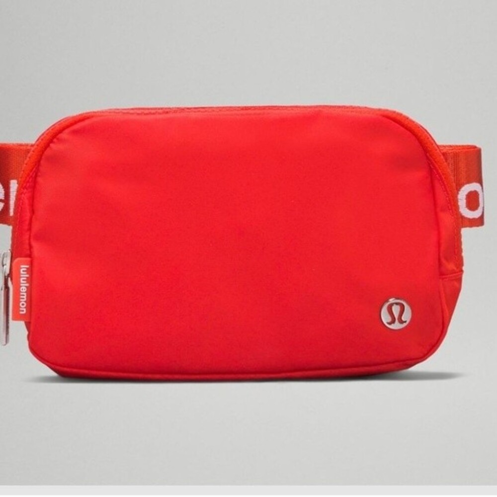 NWT‎ lululemon word mark solar orange 1L